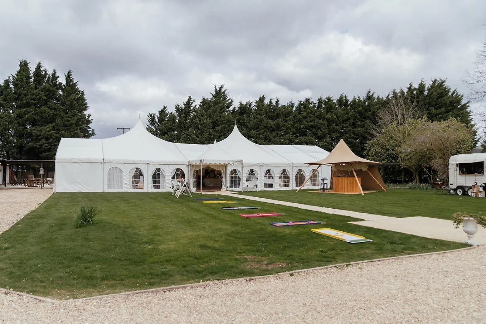 Minstrel Court Wedding Venue Villa Cambridge-i reptér